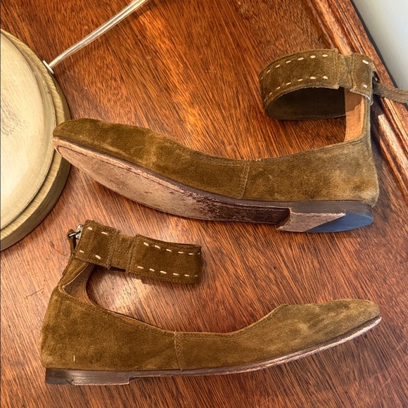 Frye Suede Ankle Strap Sandals - Olive Green Suede size 8.5 - Picture 3 of 9